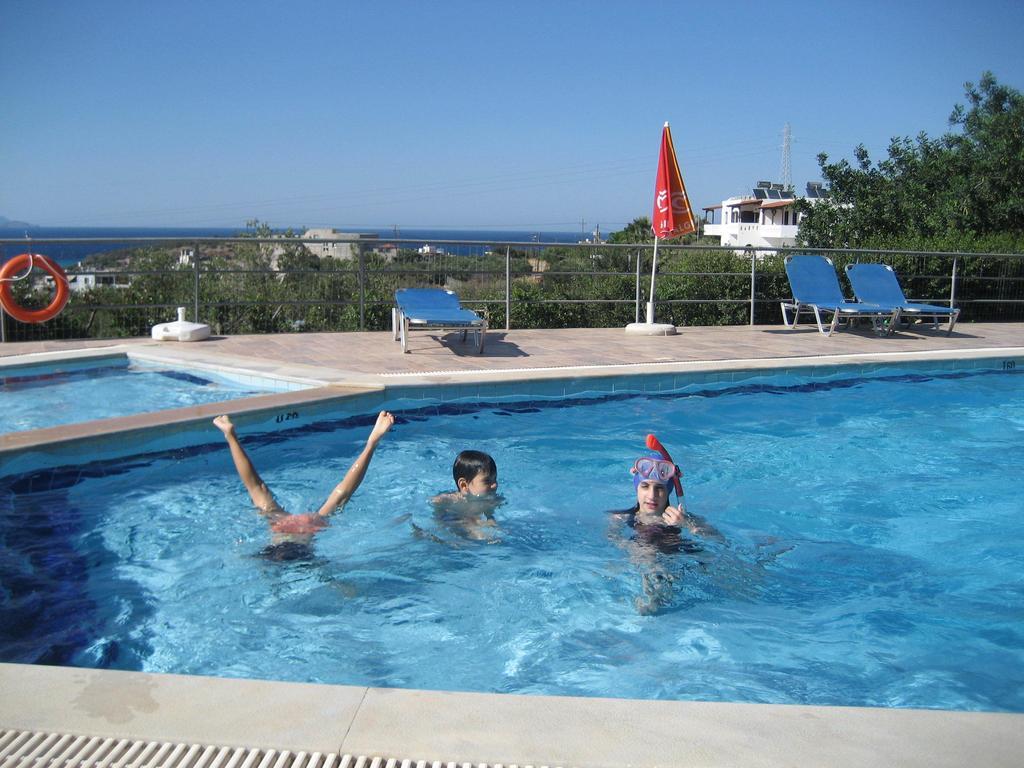 Stelios Apartments Істрон Екстер'єр фото